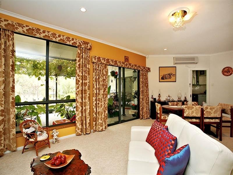 4 Barons Court, Greenock SA 5360