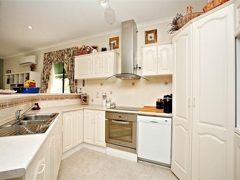 4 Barons Court, Greenock SA 5360