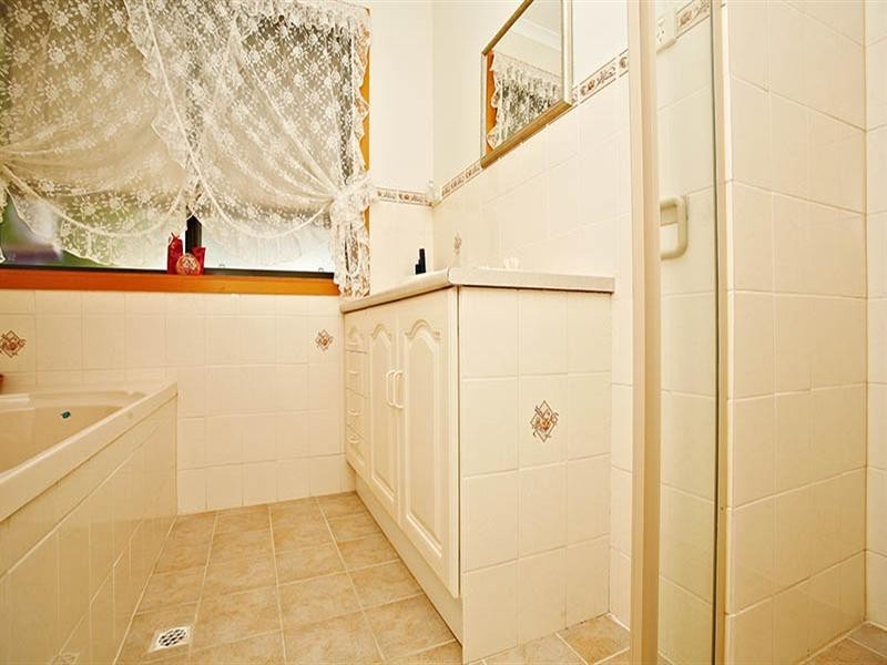 4 Barons Court, Greenock SA 5360