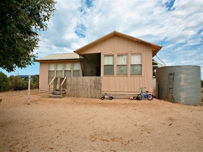5 Stint Avenue, Thompson Beach SA 5501
