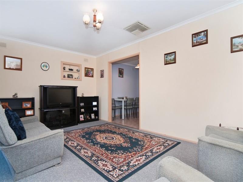 12 Abelia Avenue, Para Vista SA 5093