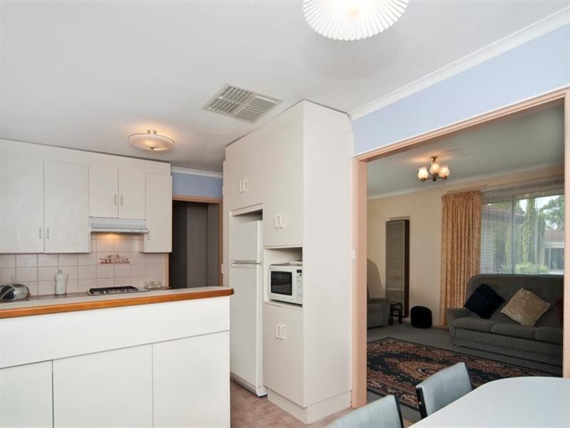 12 Abelia Avenue, Para Vista SA 5093