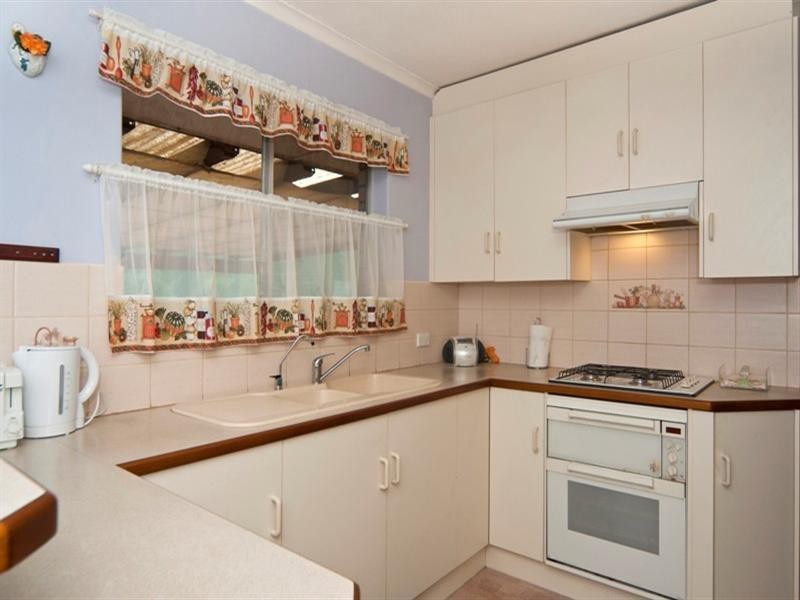 12 Abelia Avenue, Para Vista SA 5093