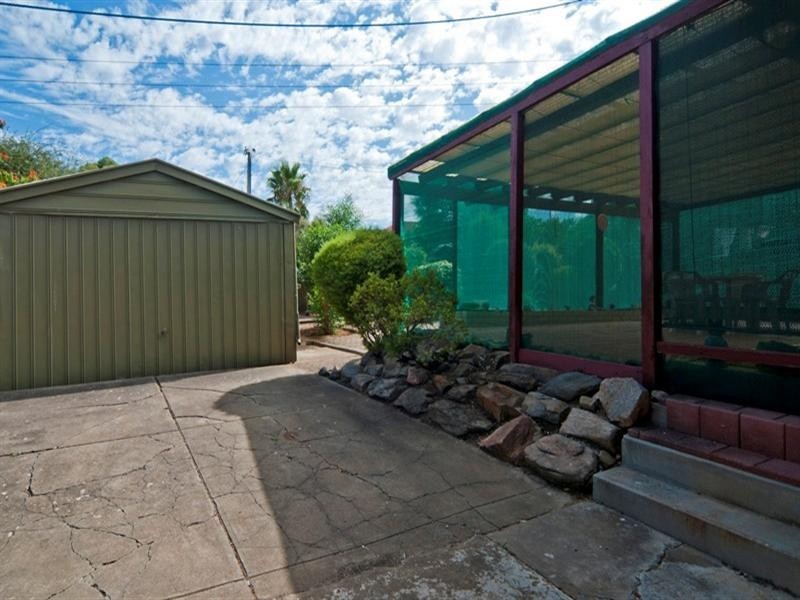 12 Abelia Avenue, Para Vista SA 5093