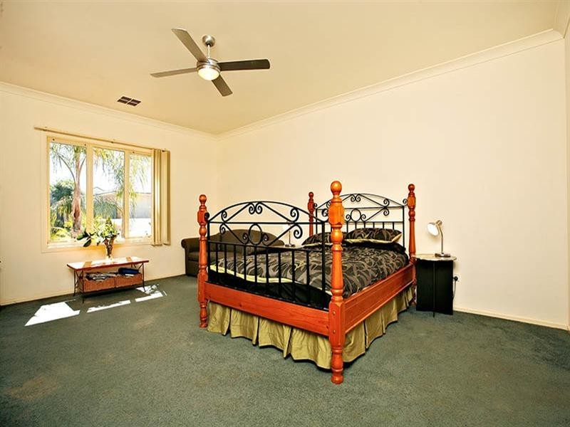 23 Selway Place, Evanston Park SA 5116