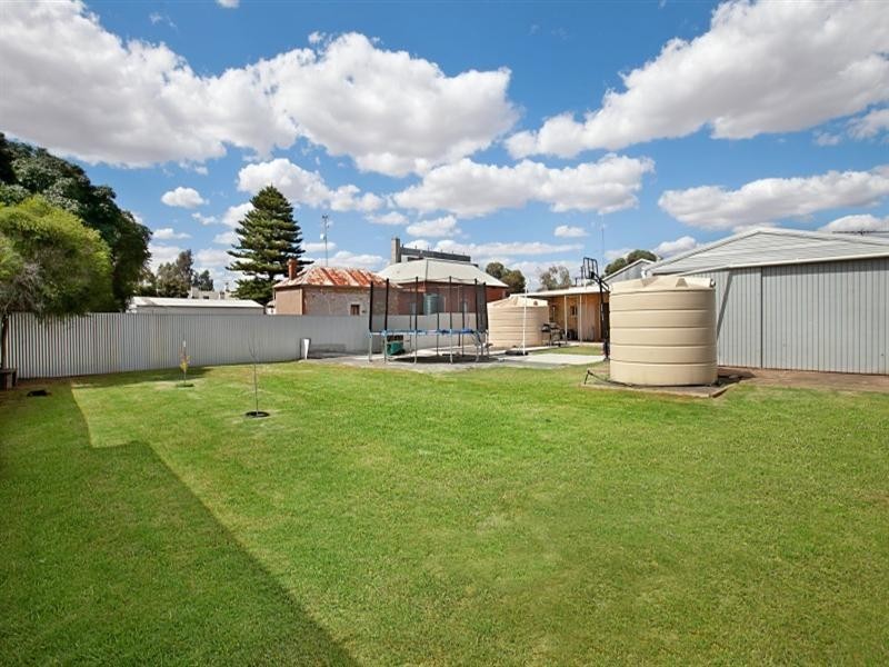 6 Main Street, Owen SA 5460