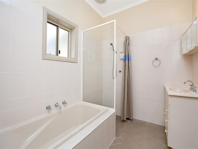 6 Main Street, Owen SA 5460