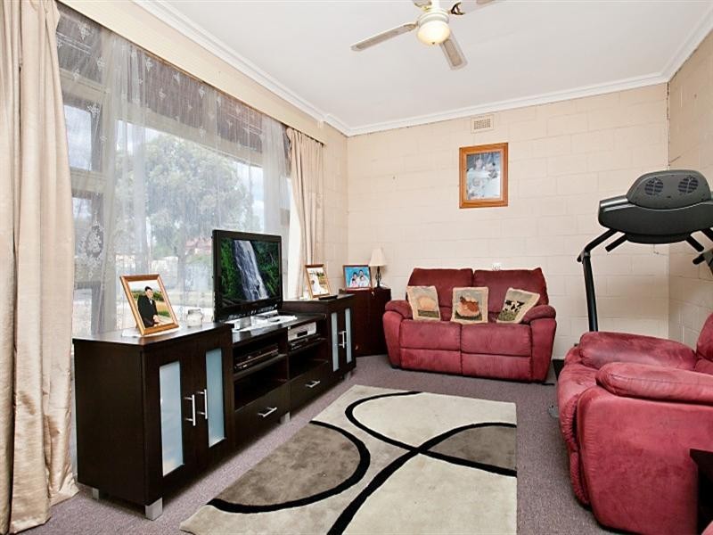 6 Main Street, Owen SA 5460