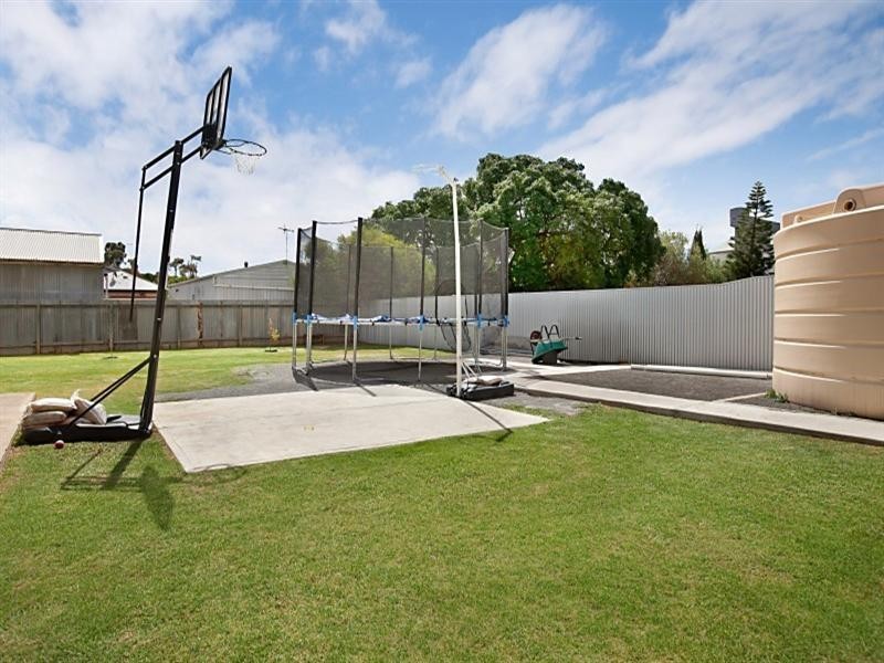 6 Main Street, Owen SA 5460