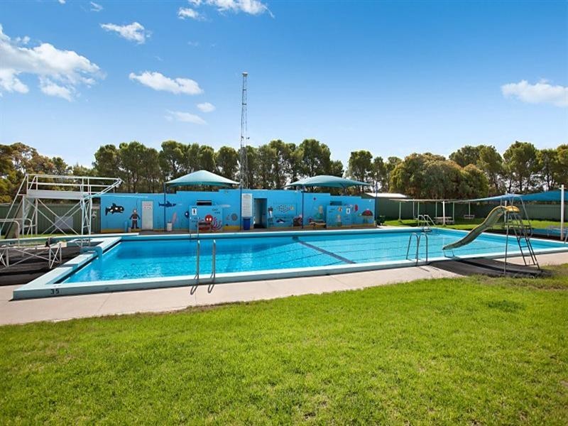 6 Main Street, Owen SA 5460