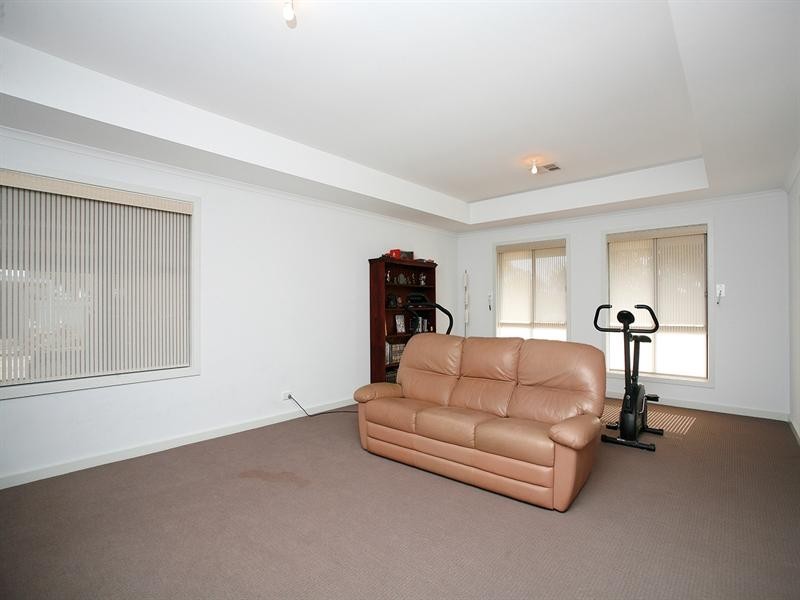 2 Valiant Road, Munno Para West SA 5115