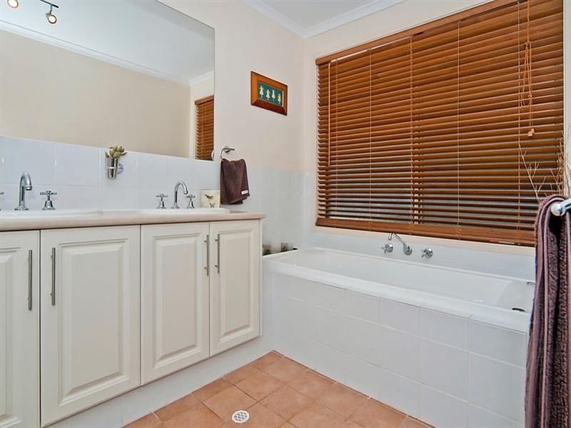 80 Osprey Parade, Hewett SA 5118