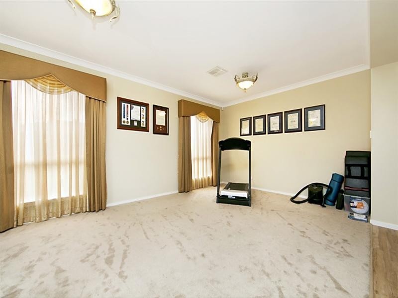 19 Selway Place, Evanston Park SA 5116