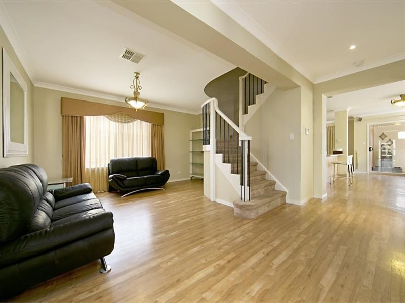 19 Selway Place, Evanston Park SA 5116