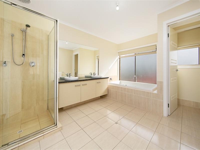 19 Selway Place, Evanston Park SA 5116