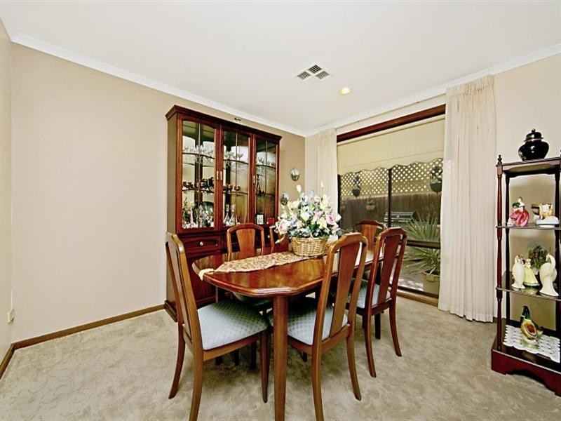 9 Lithgow Court, Redwood Park SA 5097