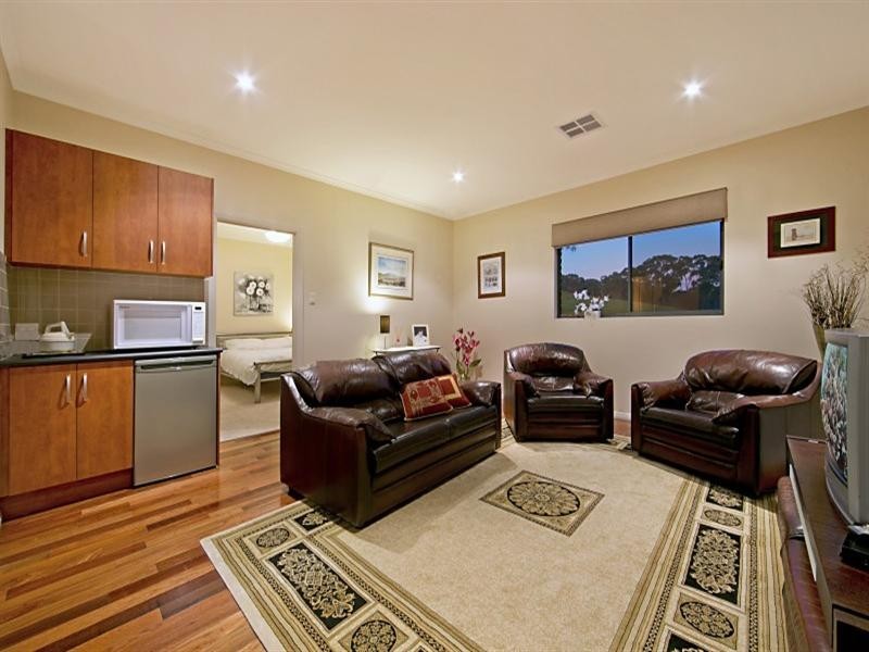 2 Whiteman Road, Williamstown SA 5351