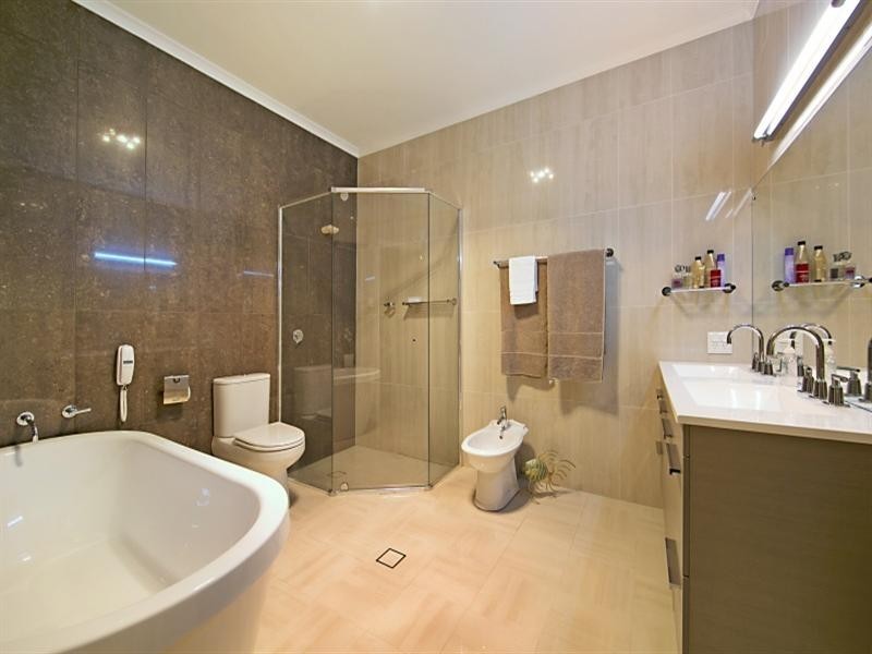 2 Whiteman Road, Williamstown SA 5351