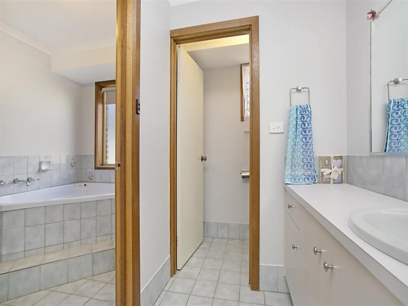 2 Symes Court, Willaston SA 5118