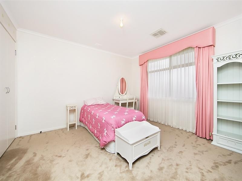 19 Selway Place, Evanston Park SA 5116