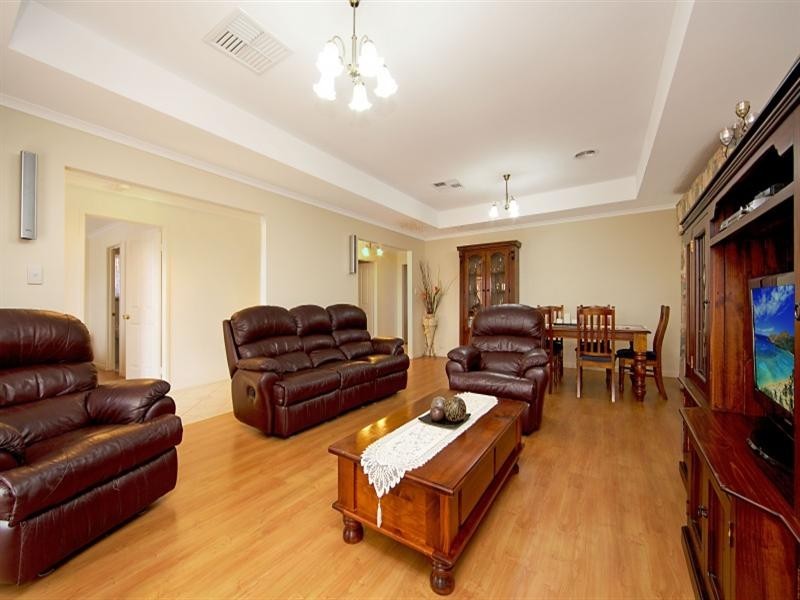 77 President Avenue, Andrews Farm SA 5114