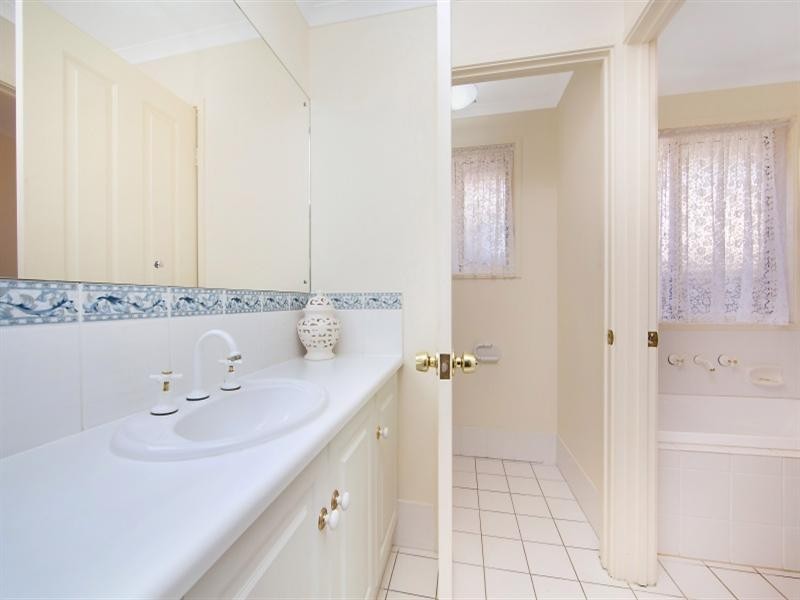 77 President Avenue, Andrews Farm SA 5114