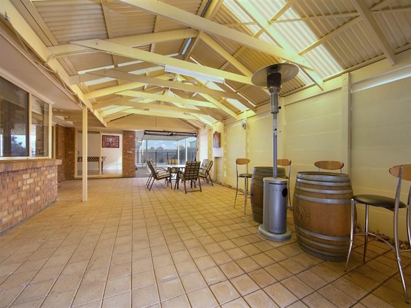 77 President Avenue, Andrews Farm SA 5114