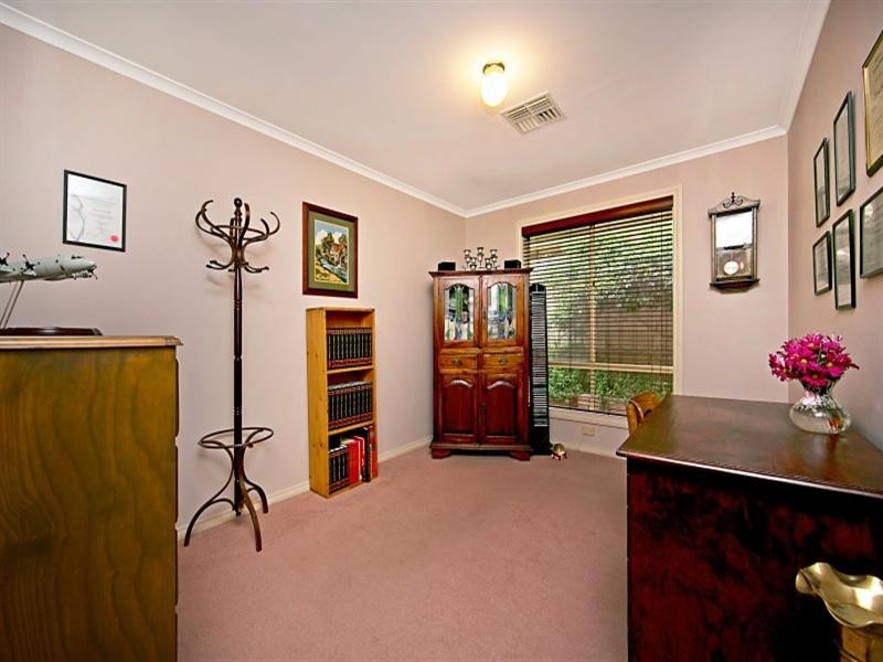 1 Amadeus Court, Greenwith SA 5125