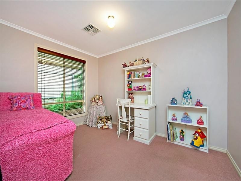 1 Amadeus Court, Greenwith SA 5125