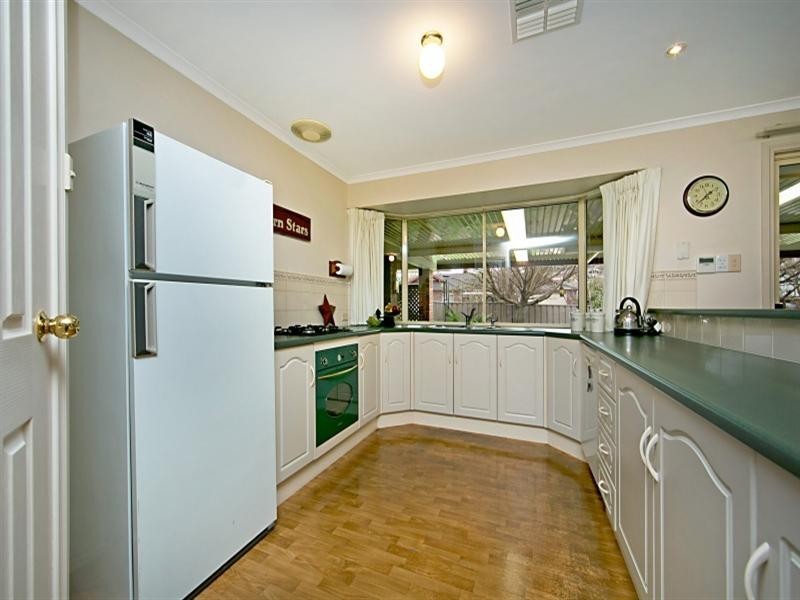 1 Amadeus Court, Greenwith SA 5125