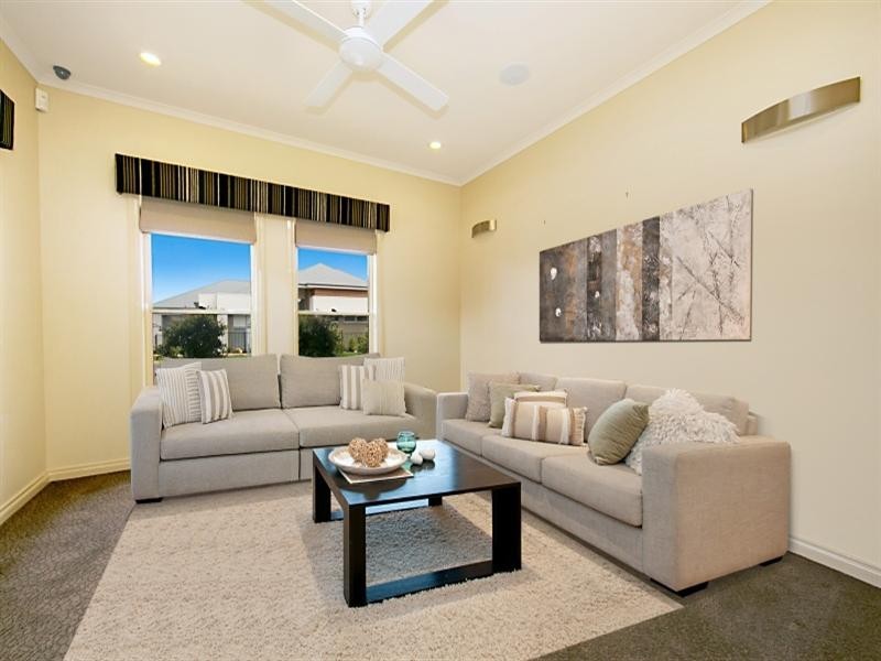 1 Hawick Avenue, Blakeview SA 5114