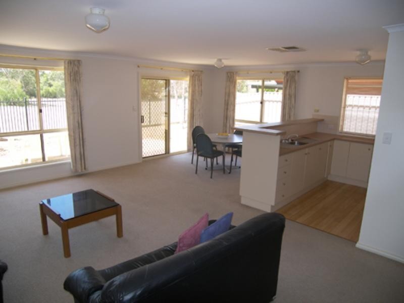 13 Lawrence Avenue, Gawler South SA 5118