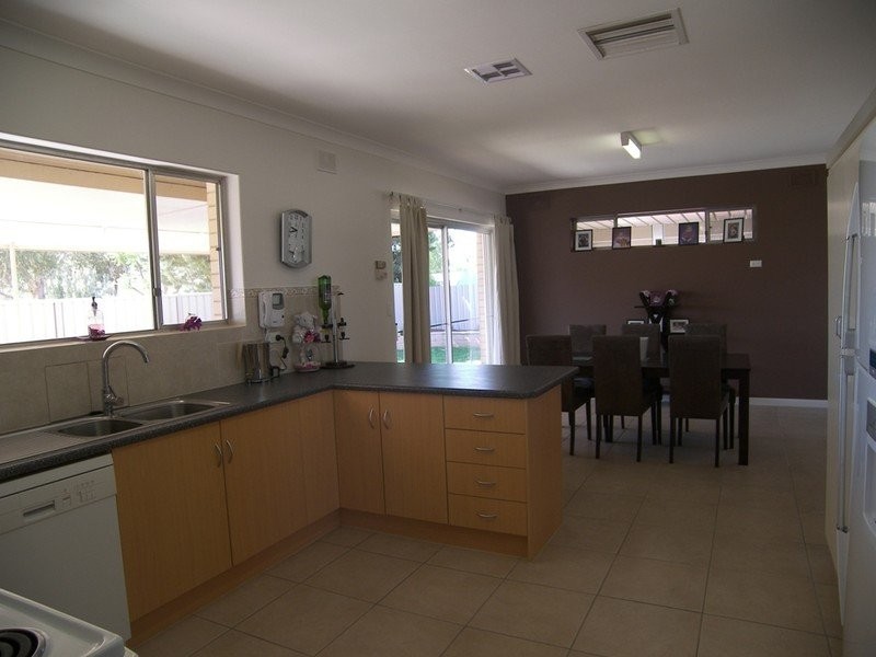 6 Mcgonigal Drive, Willaston SA 5118