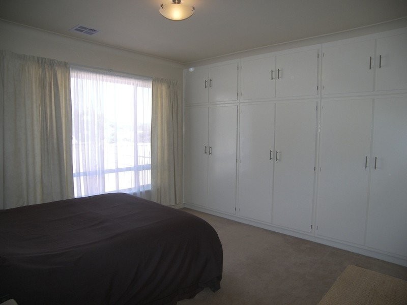 6 Mcgonigal Drive, Willaston SA 5118