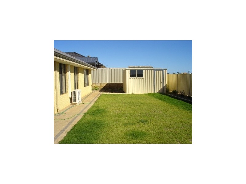 8 Yolanda Edge, Wandina WA 6530