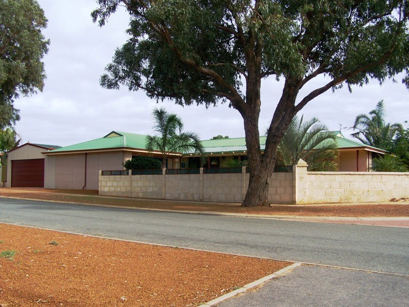 1 Settlers Close, Bluff Point WA 6530