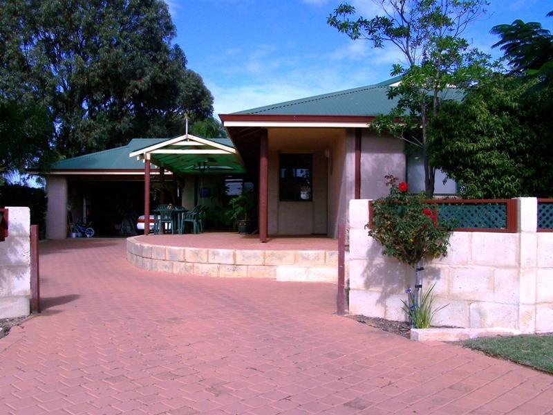 1 Settlers Close, Bluff Point WA 6530