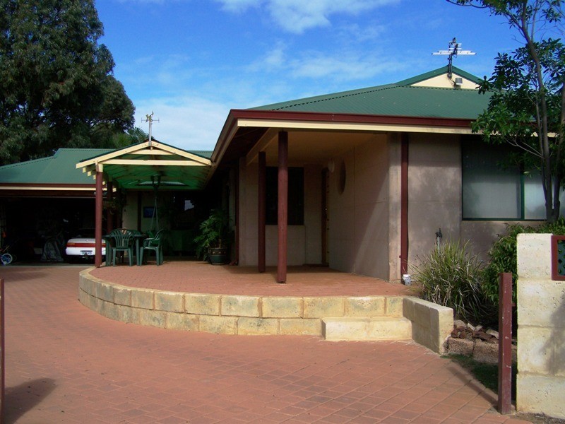 1 Settlers Close, Bluff Point WA 6530