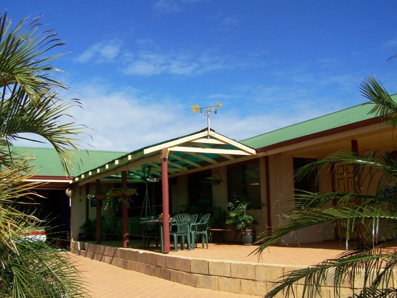 1 Settlers Close, Bluff Point WA 6530