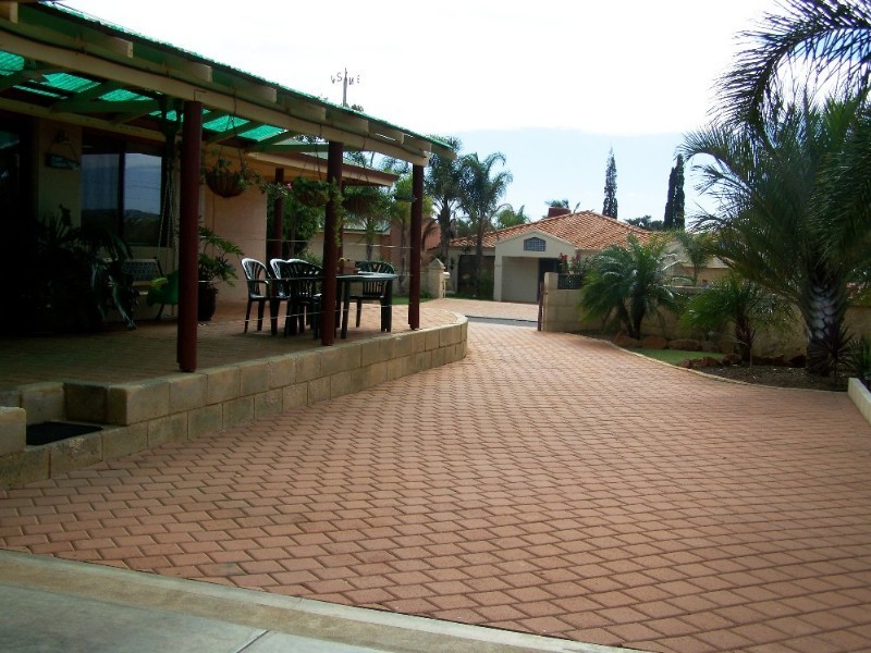 1 Settlers Close, Bluff Point WA 6530