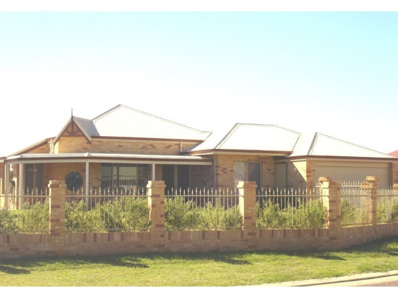 5 Waterfront Circle, Drummond Cove WA 6532