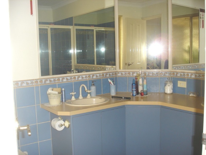 5 Waterfront Circle, Drummond Cove WA 6532