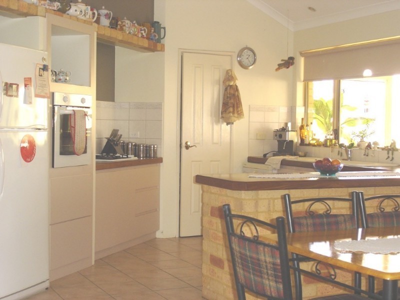 5 Waterfront Circle, Drummond Cove WA 6532