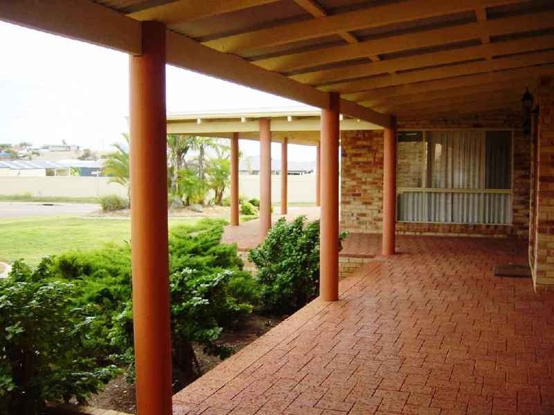 39 Waterfront Circle, Drummond Cove WA 6532