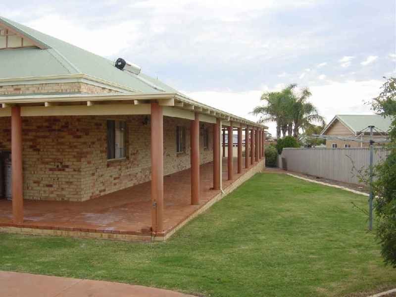 39 Waterfront Circle, Drummond Cove WA 6532