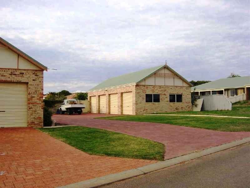 39 Waterfront Circle, Drummond Cove WA 6532