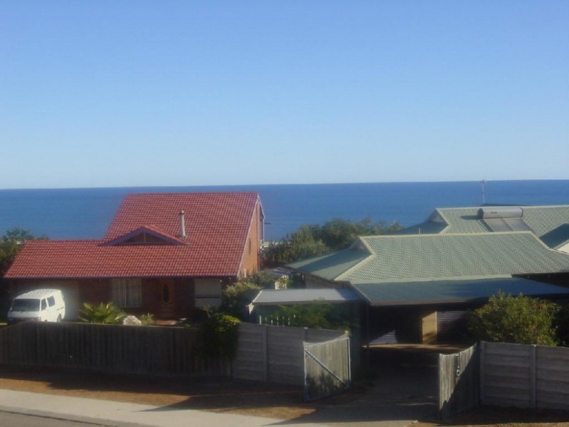 10 Urawa Street, Wandina WA 6530