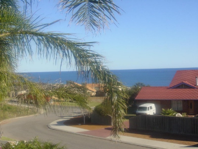 10 Urawa Street, Wandina WA 6530