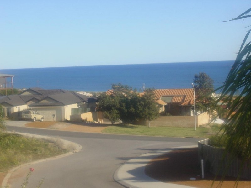 10 Urawa Street, Wandina WA 6530