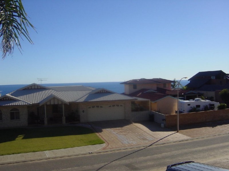 10 Urawa Street, Wandina WA 6530